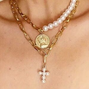 Elegant Gold and Pearl Necklace